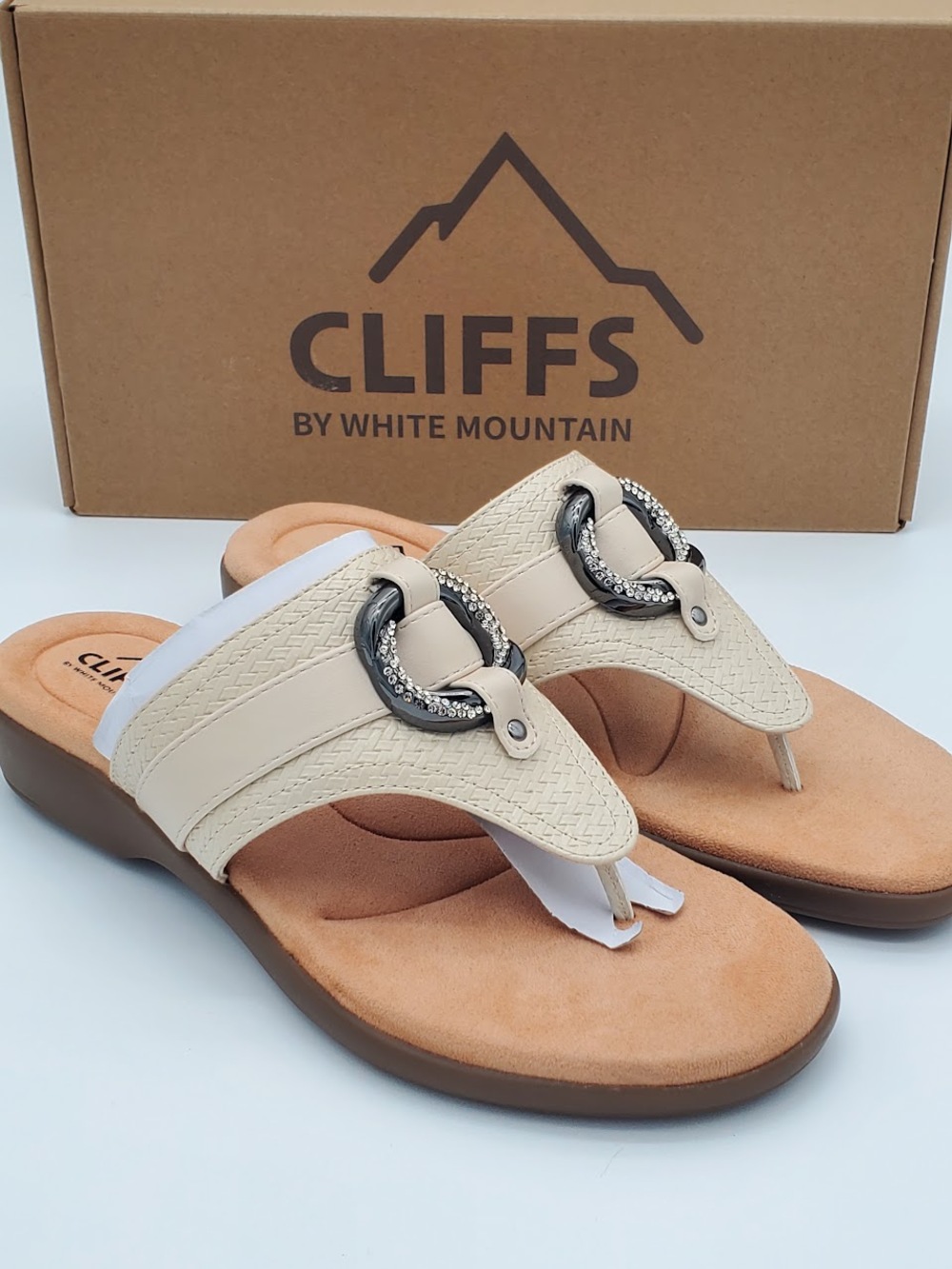 NEW - Cliffs Benedict Women’s Thong Comfort Sandals Casual Wedges - Size 8